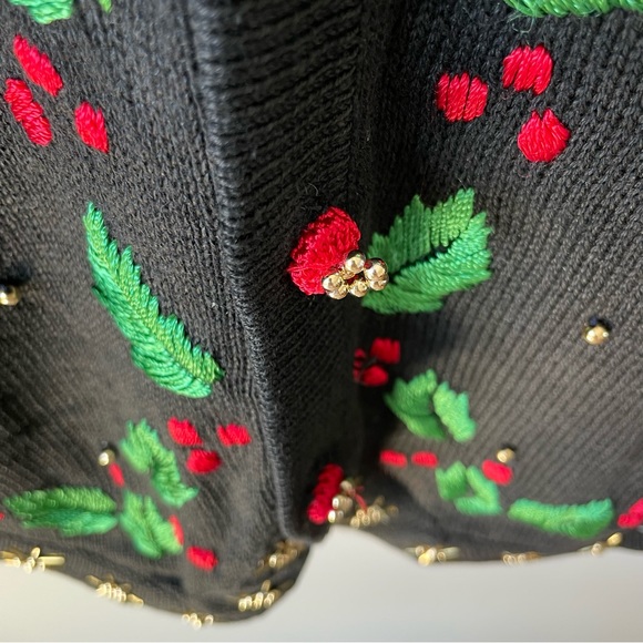 Vintage Cove Creek Christmas Holiday Vest - Picture 15 of 16